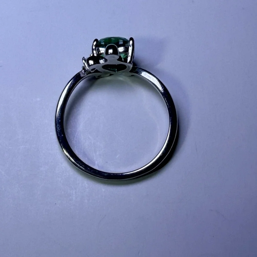 Fragrant Jewels Under the Sea‎ Heart Green Stone Silver Tone Ring Size 7